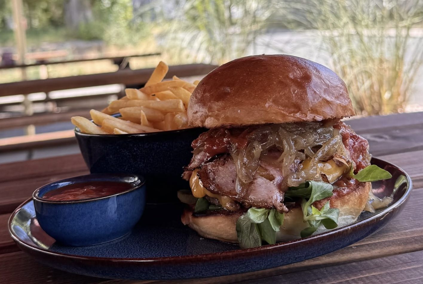 Burger s hranolkami